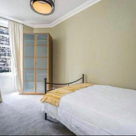 Spacious & Comfortable 3 Bedroom Apartment - Near City Centre - Free Parking Available - Sleeps Up To 5 Guests Edinburgh Kültér fotó