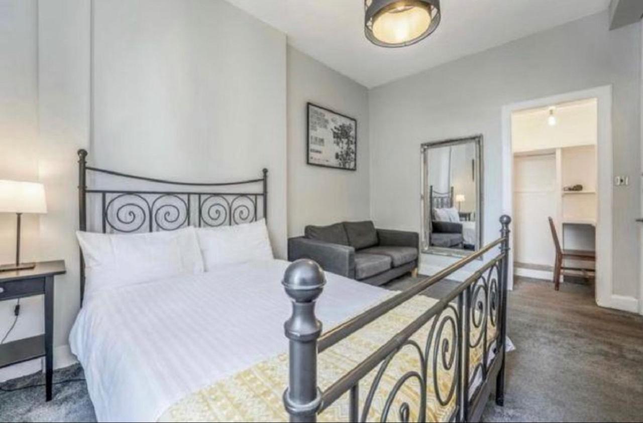 Spacious & Comfortable 3 Bedroom Apartment - Near City Centre - Free Parking Available - Sleeps Up To 5 Guests Edinburgh Kültér fotó